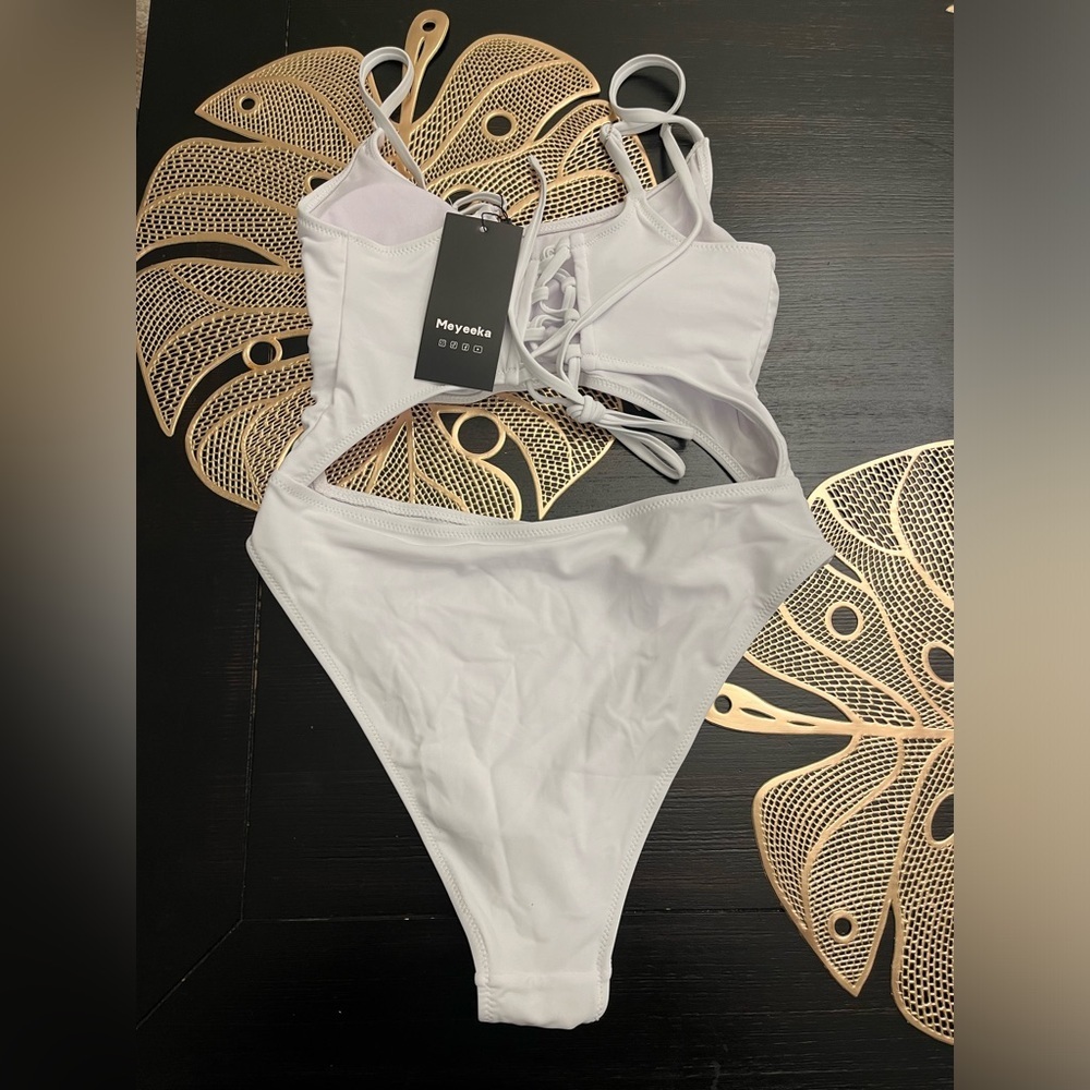 Meyeeka Scoop Neck Cut Out Front Lace Up Back High Cut Monokini One Piece - Picture 6 of 7